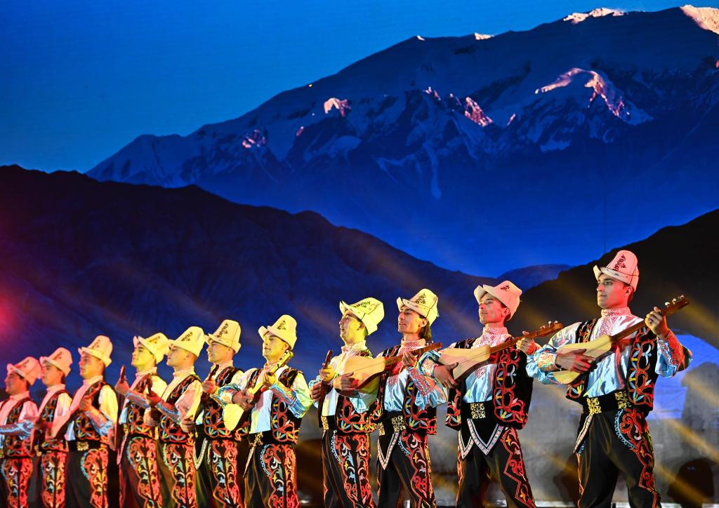 “The International Ethnic Music Festival” at Kashgar centers on China’s
