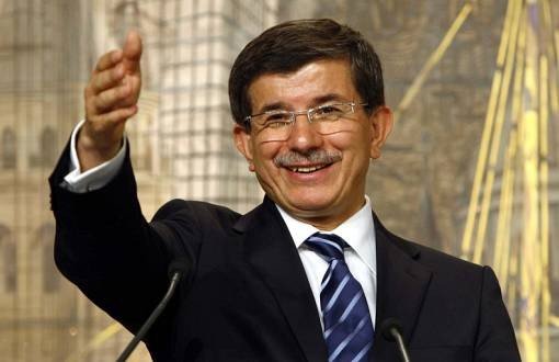 Former Turkish Prime Minister Urges Government to Save Uyghurs in Thai Prisons