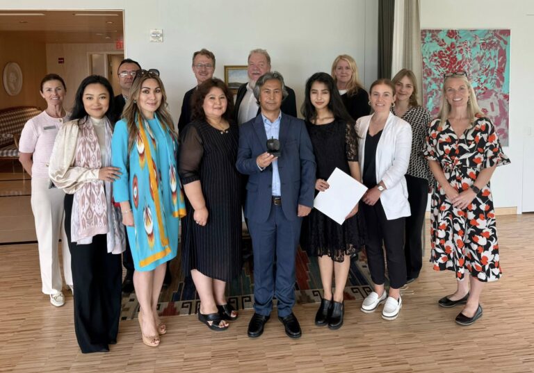 Uyghur Poet Tahir Hamut Izgil Receives Prestigious Swedish Cikada Prize