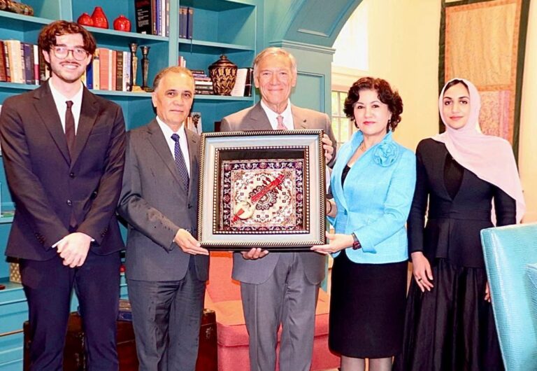 Uyghur Leaders Meet with Former Secretary of State Mike Pompeo to Express Gratitude for Genocide Recognition