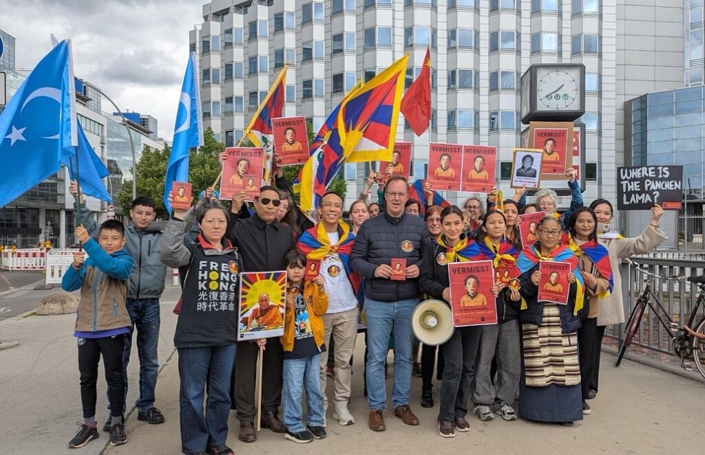 Tibetans, Uyghurs Unite in Berlin Protest Demanding Religious Freedom and Justice for Disappeared Panchen Lama